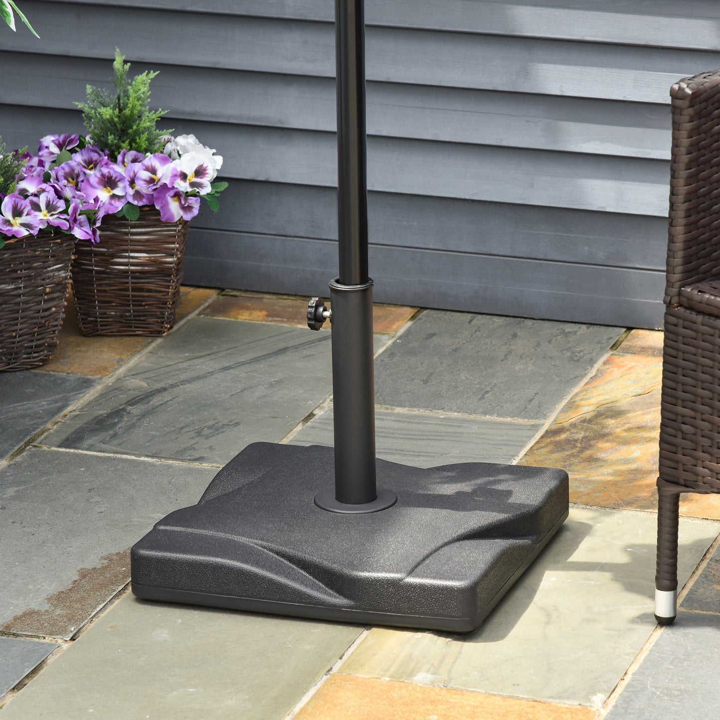 Outsunny Patio Outdoor Garden Square Cement Parasol Base Umbrella Weight Stand Holder Fits Φ30mm,Φ35mm,Φ38mm Pole - Black | Aosom Canada