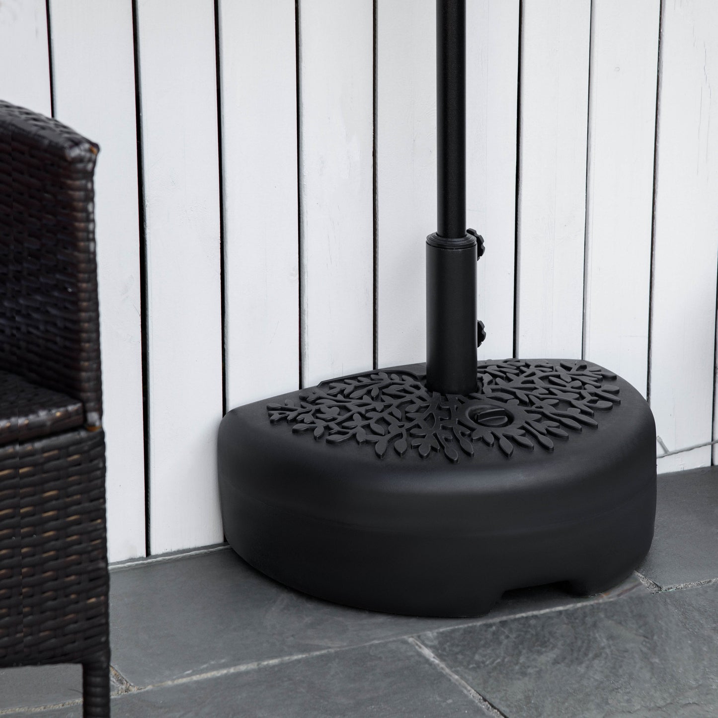 Outsunny Half Round Umbrella Base Fillable Patio Umbrella Stand Holder, 35 lb Water or 42 lb Sand, Black | Aosom Canada