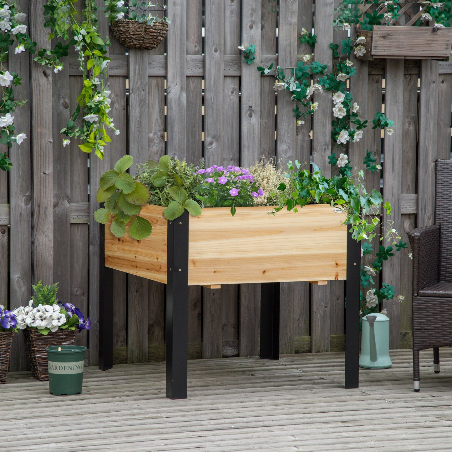 Outsunny 32''x32''x29'' Raised Garden Bed, Metal Frame Elevated Planter Box for Backyard, Patio to Grow Vegetables, Herbs, and Flowers | Aosom Canada