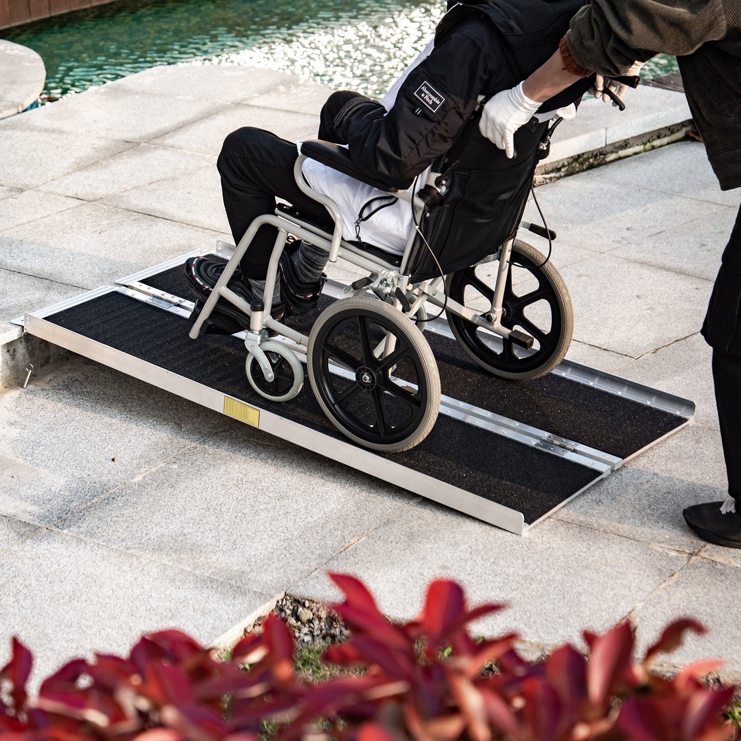HOMCOM portable ramps stair ramp Foldable Wheelchair Ramp Easy Access Carrier Ramp 5ft | Aosom Canada