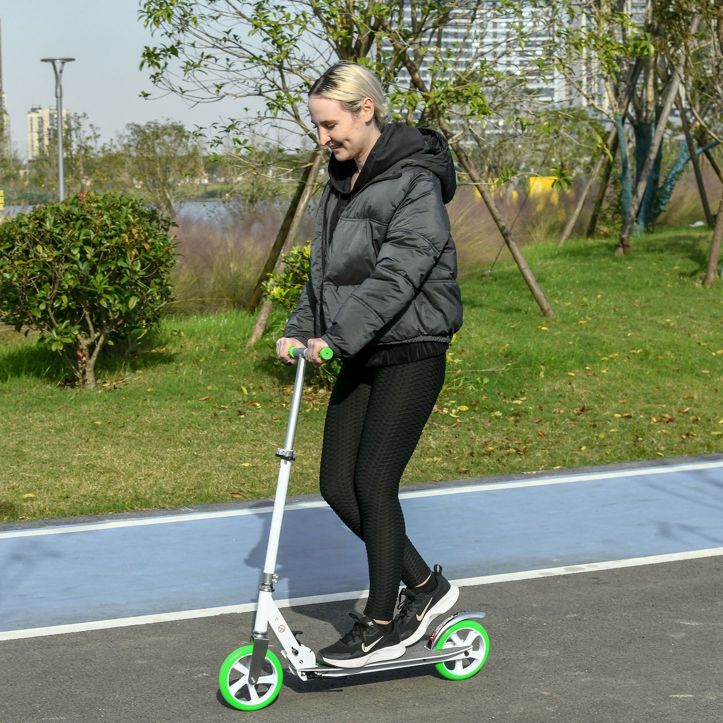 Soozier Foldable Kick Scooter with Adjustable Handlebar, Rear Brake, Front Shock-Absorbing and Aluminum Frame for 14 Years Old and Up | Aosom Canada