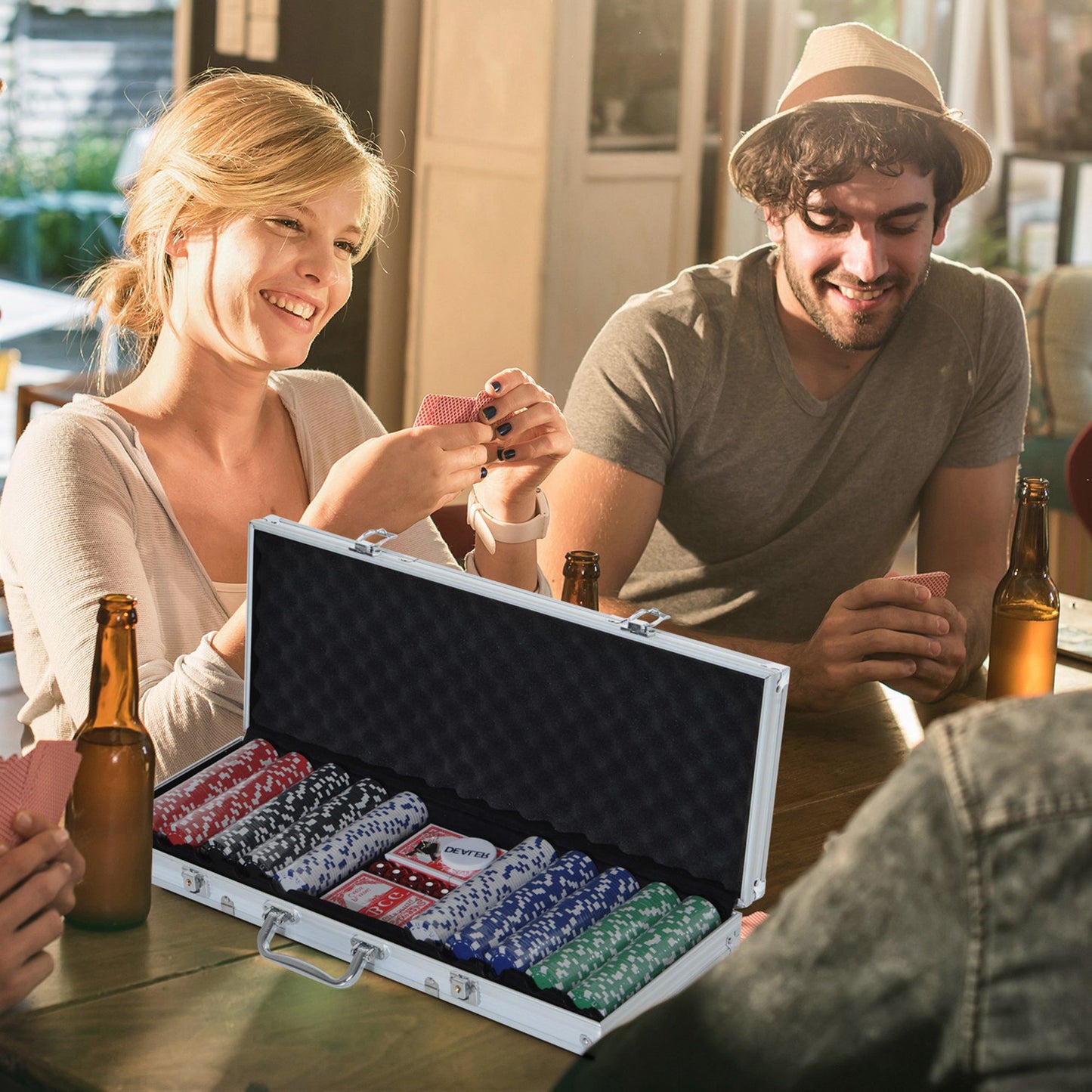 Soozier High Quality Poker Chips Set with Silver Aluminum Case, 500 Striped Dice 2 Decks of Cards | Aosom Canada
