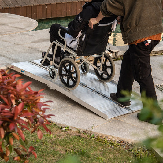 HOMCOM 6ft Wheelchair Ramp Foldable Portable Scooter Mobility Easy Access Carrier Ramp w/ Carrying Handle Aluminum Alloy | Aosom Canada